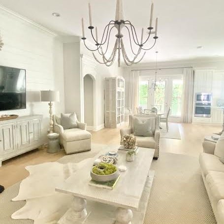 Montara, Palido Hardwood, Stanton, Tunisia Remix color Frost Rug & White Brazilian Cowhide